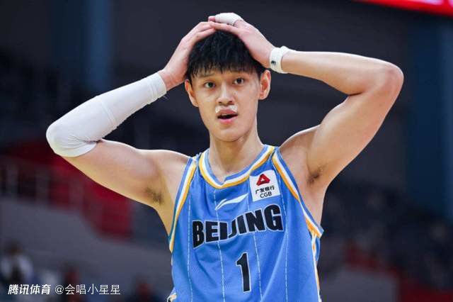最终曼联主场3-2逆转维拉，红魔终结各赛事4场不胜。